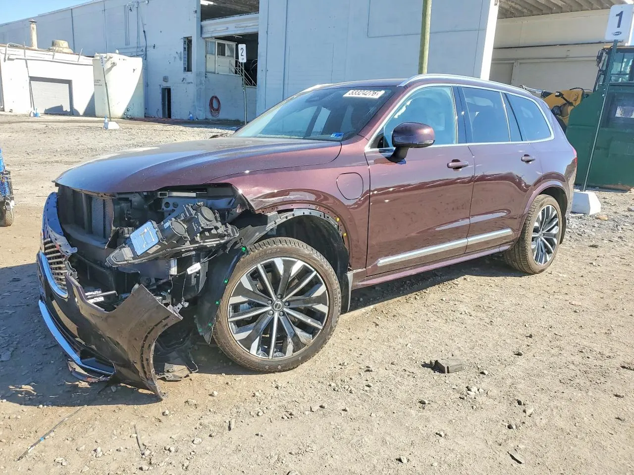 2025 Volvo XC90 Plug-In Hybrid Plus
