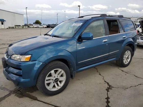 2002 Isuzu Axiom XS