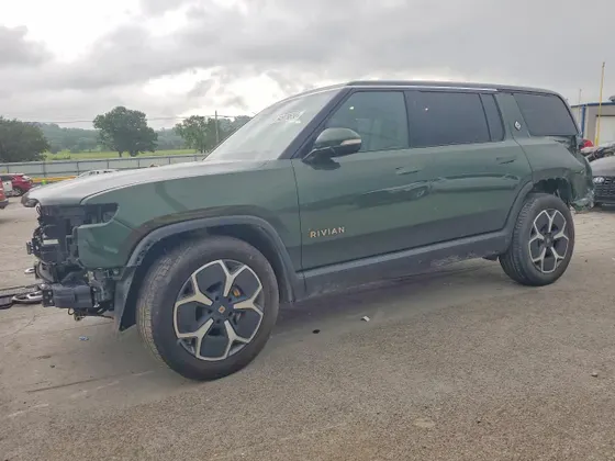 2023 Rivian R1S Adventure