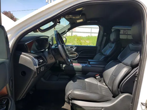 2023 Lincoln Navigator Standard
