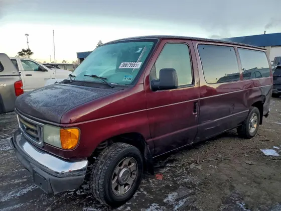 2004 Ford Econoline Wagon XL