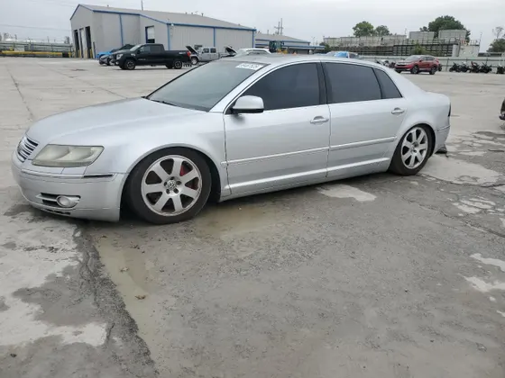2004 Volkswagen Phaeton V8