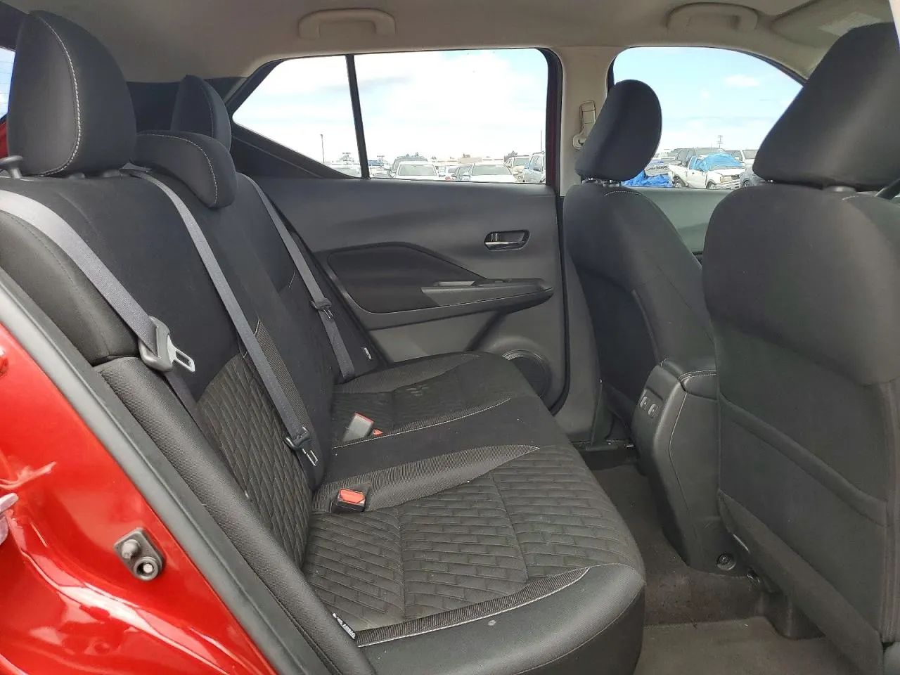 2022 Nissan Kicks SV