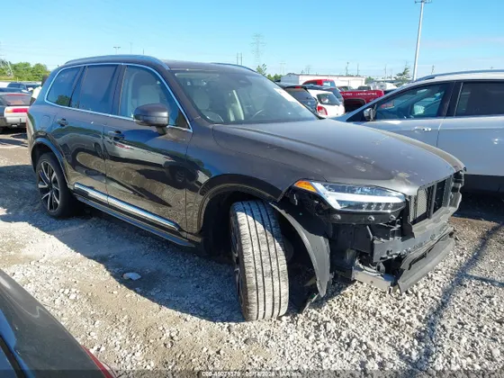 2023 Volvo XC90 Plus