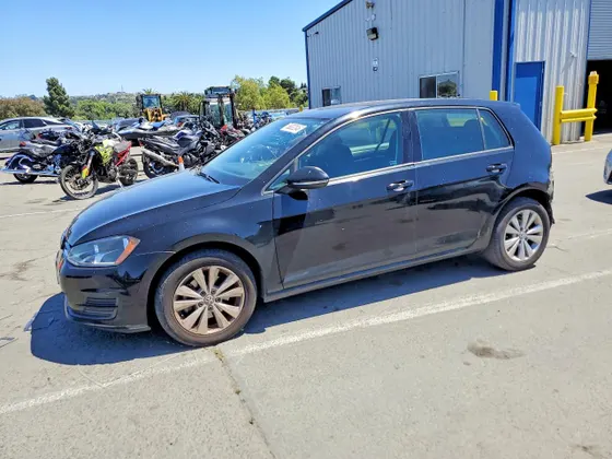 2015 Volkswagen Golf TDI S