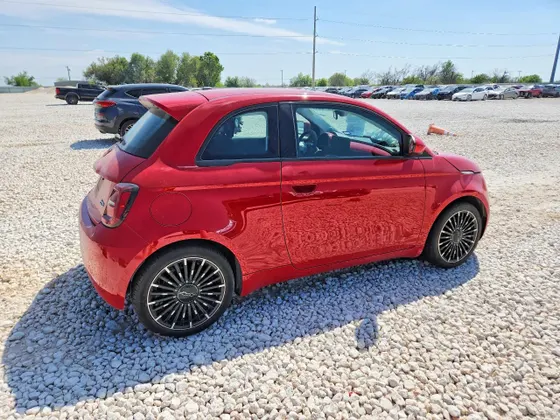 2024 FIAT 500e INSPI(RED)