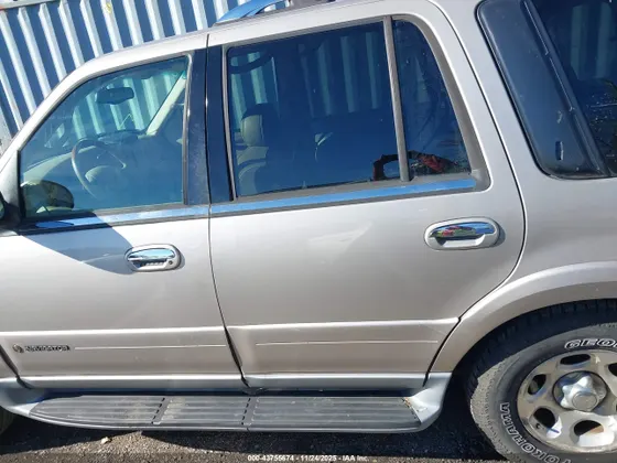 2002 Lincoln Navigator
