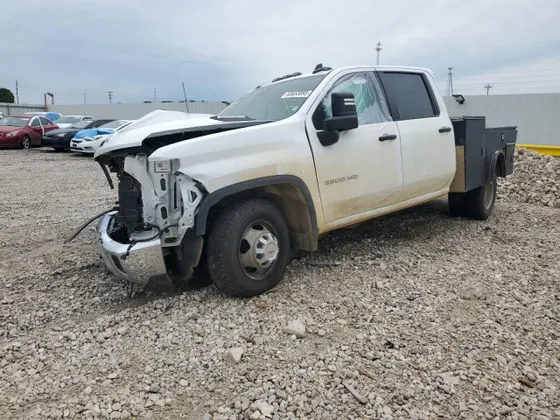 2024 Chevrolet Silverado 3500HD CC Work Truck
