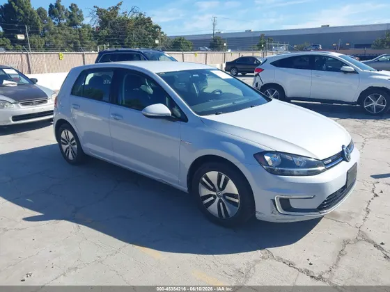 2017 Volkswagen e-Golf SE