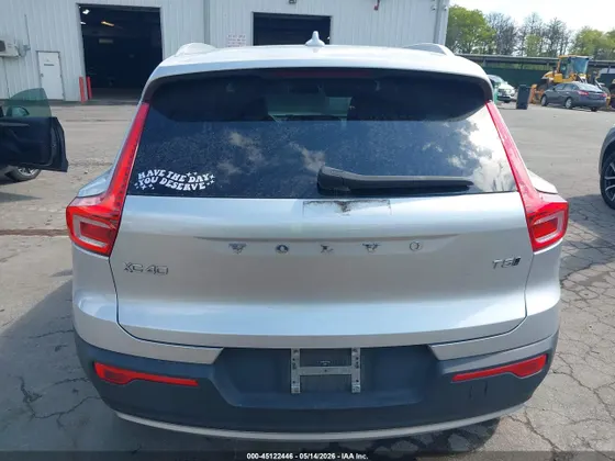 2019 Volvo XC40 Momentum