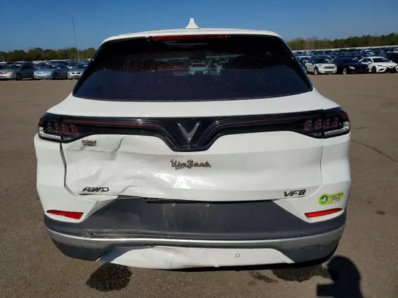 2024 VinFast VF 8 Eco