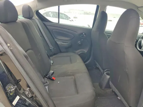 2017 Nissan Versa Sedan S Plus