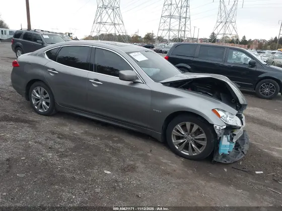 2012 INFINITI M35h Hybrid