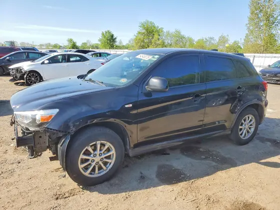 2018 Mitsubishi RVR SE