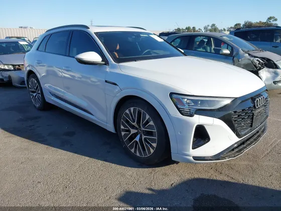 2024 Audi Q8 e-tron Prestige
