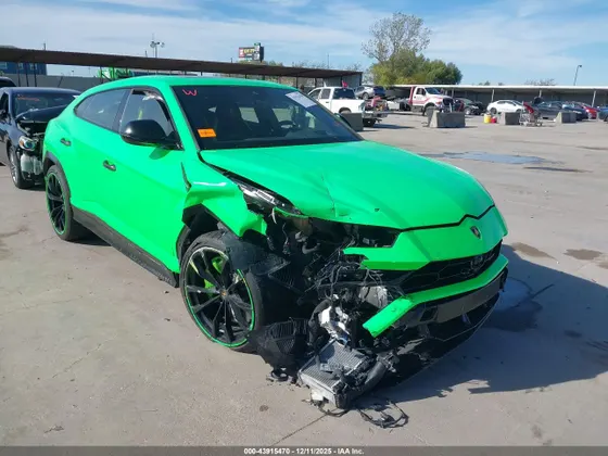 2022 Lamborghini Urus GRAPHITE CAPSULE/PEARL CAPSULE