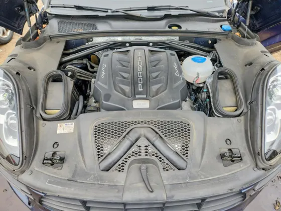 2015 Porsche Macan Turbo
