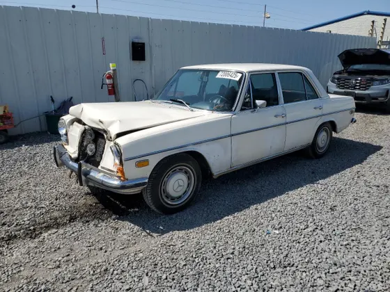1970 Mercedes-Benz 220 220D