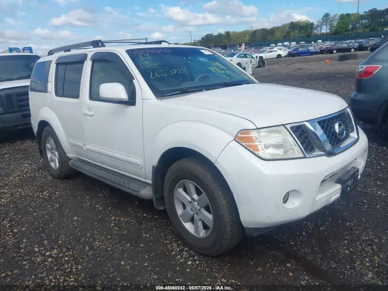 2008 Nissan Pathfinder SE
