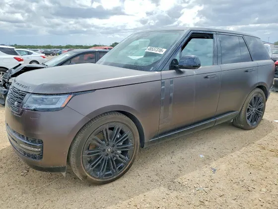 2025 Land Rover Range Rover SE