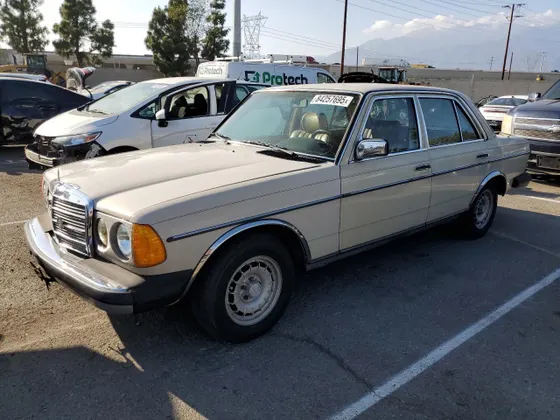1984 Mercedes-Benz 300 Series 300D-T