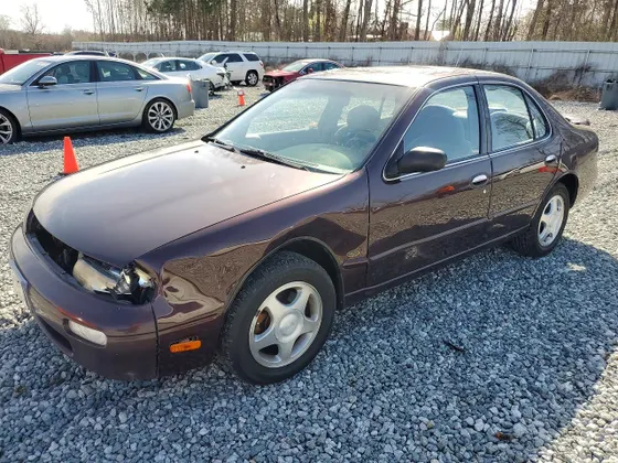 1997 Nissan Altima XE