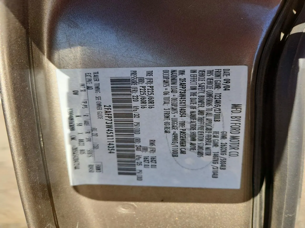 2005 Ford Crown Victoria Standard