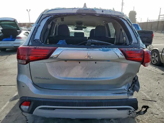 2020 Mitsubishi Outlander ES