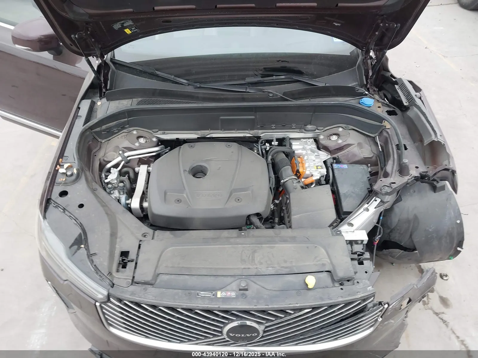 2025 Volvo XC90 Plug-In Hybrid Ultra