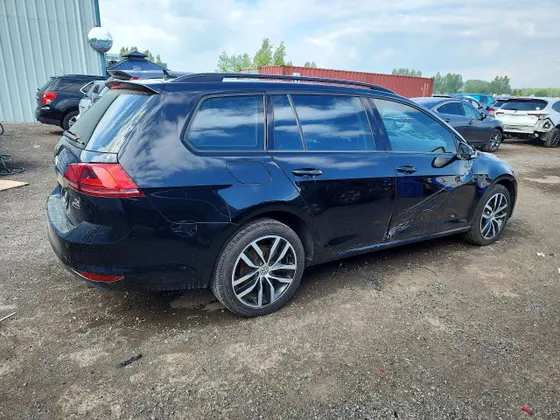 2017 Volkswagen Golf SportWagen S