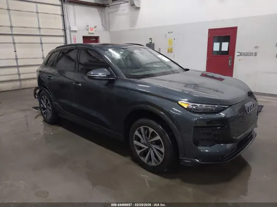 2025 Audi Q6 e-tron Premium Plus