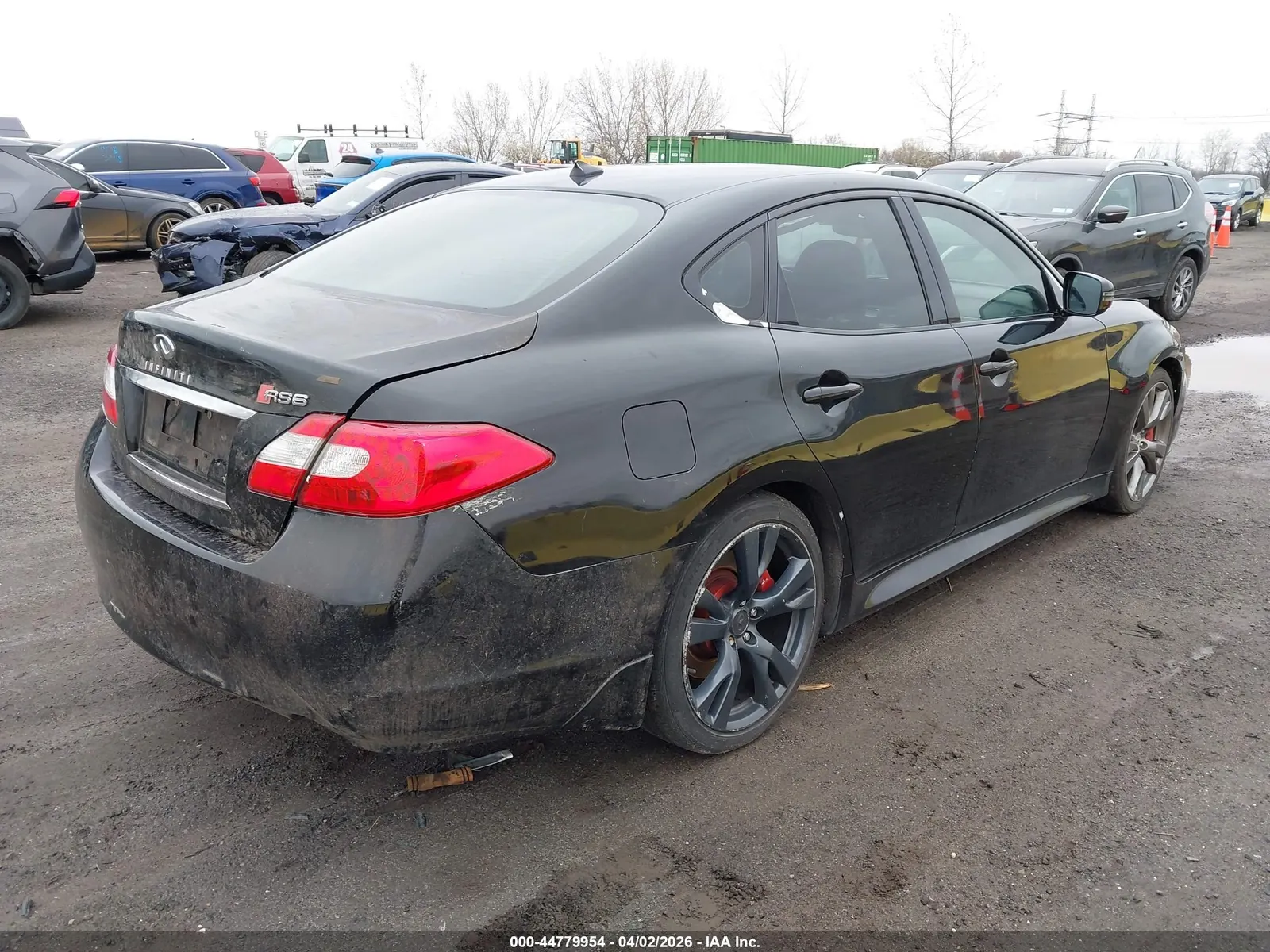 2011 INFINITI M56