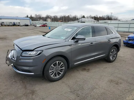 2023 Lincoln Nautilus Standard