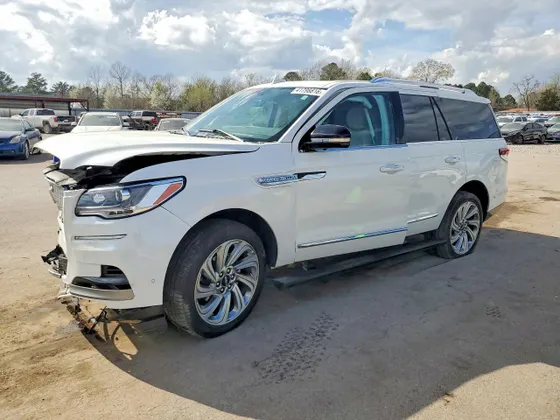 2024 Lincoln Navigator Premiere