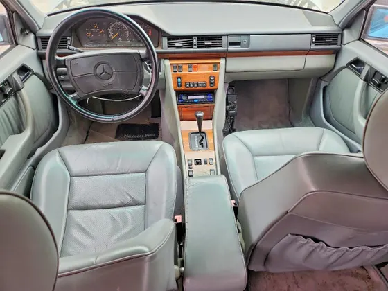 1991 Mercedes-Benz 300 Series 300E