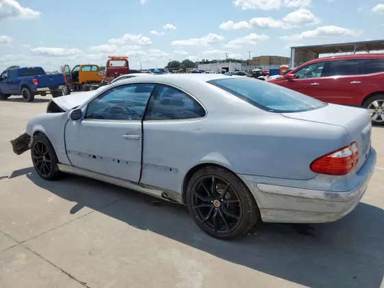 2000 Mercedes-Benz CLK-Class CLK
