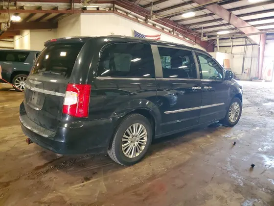 2015 Chrysler Town & Country Touring-L