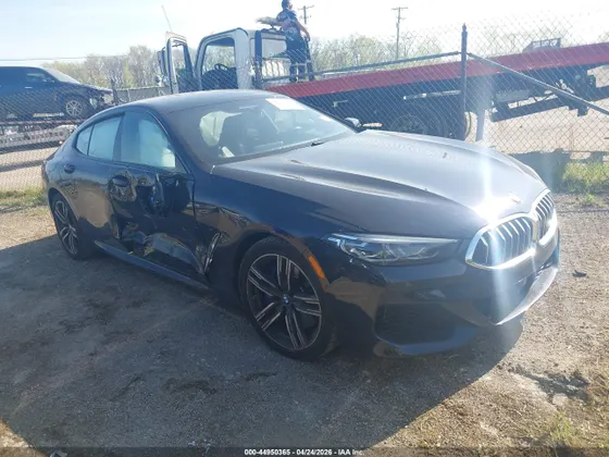 2022 BMW 8 Series 840i