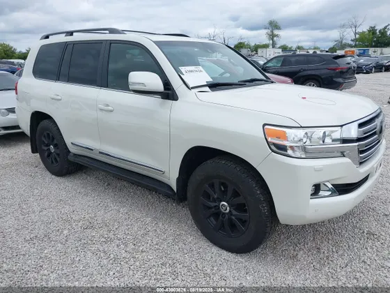 2018 Toyota Land Cruiser V8
