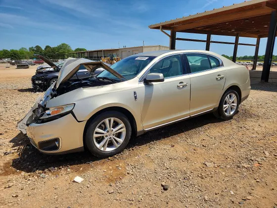2011 Lincoln MKS
