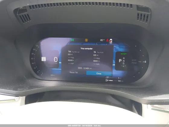 2025 Volvo XC60 Plug-In Hybrid Plus