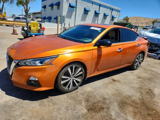 2020 Nissan Altima 2.5 Platinum