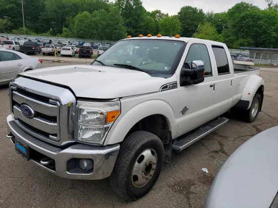 2014 Ford Super Duty F-350 DRW Platinum