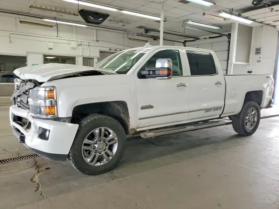 2015 Chevrolet Silverado 2500HD Built After Aug 14 High Country