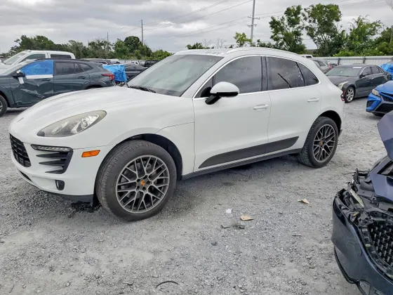 2015 Porsche Macan S