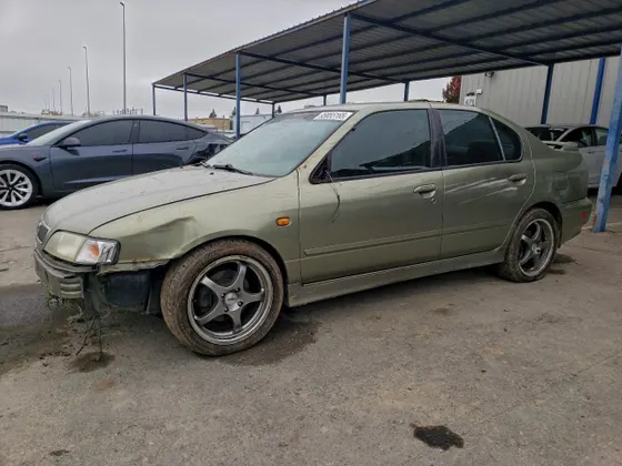 2000 INFINITI G20 Luxury