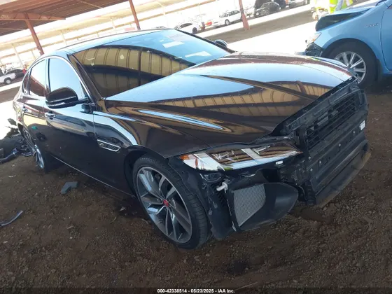 2022 Jaguar XF SE