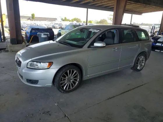 2009 Volvo V50