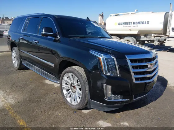 2018 Cadillac Escalade ESV Luxury