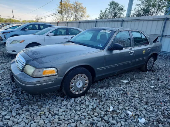 2003 Ford Crown Victoria Standard